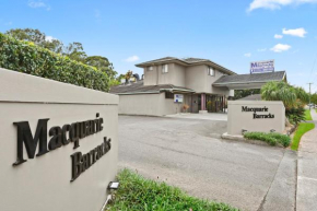  Macquarie Barracks Motor Inn  Порт-Маквери